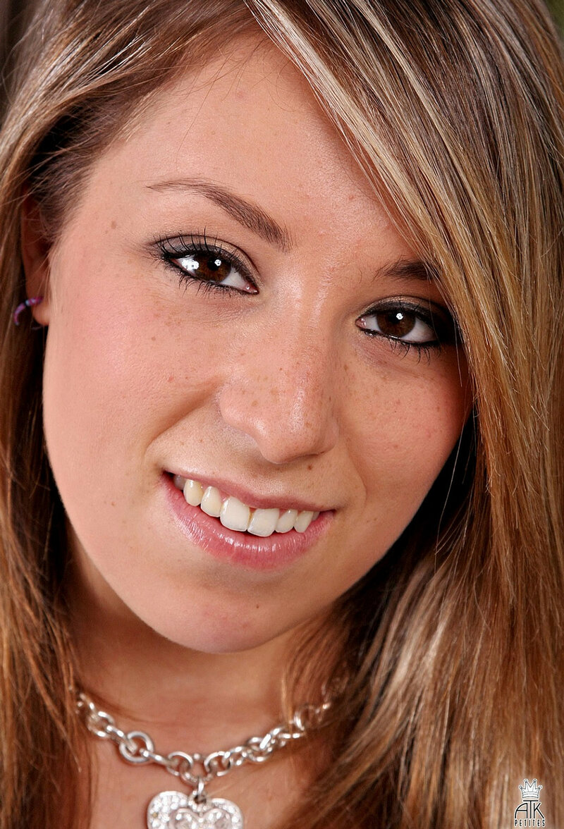 Вероника, 18 лет, 1 размер груди